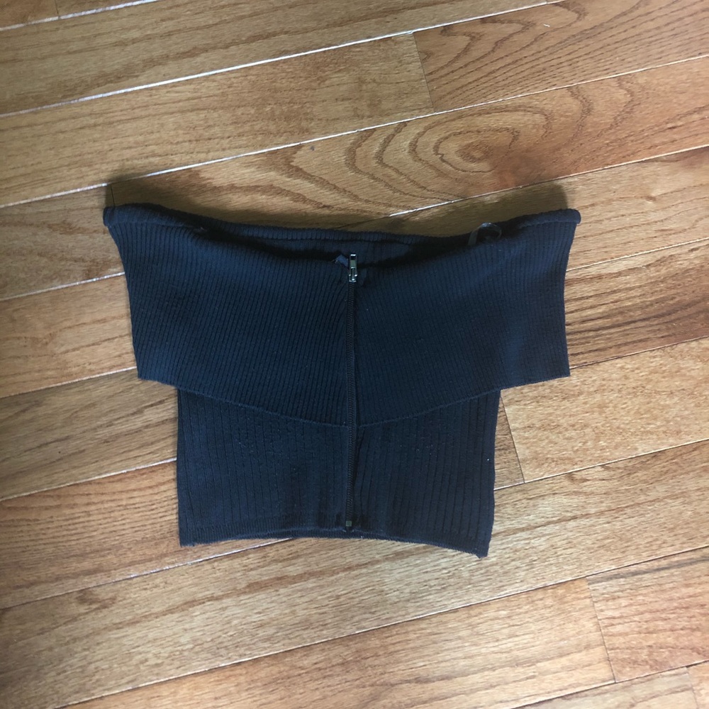 Black zippered crop top